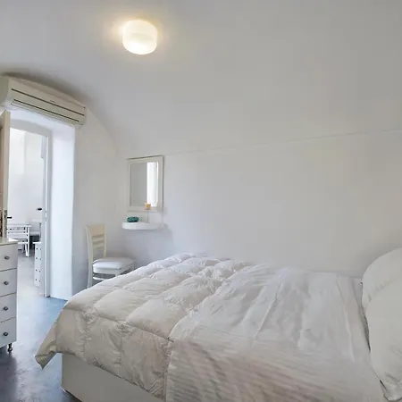 Villa 3-bed Sleeps 8 With Pool And Aircon *