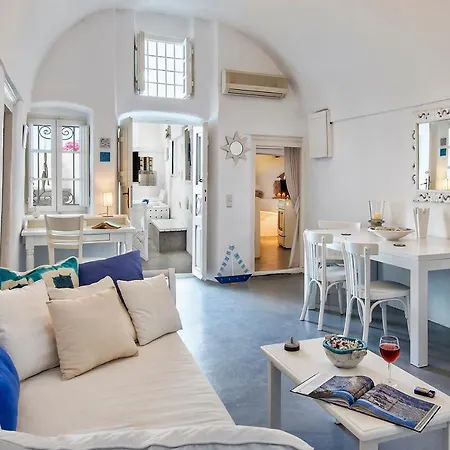 3-bed Sleeps 8 With Pool And Aircon Willa Pýrgos