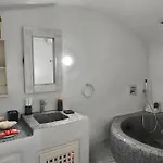 Vila 3-bed Sleeps 8 With Pool And Aircon