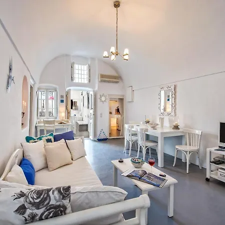 3-bed Sleeps 8 With Pool And Aircon *