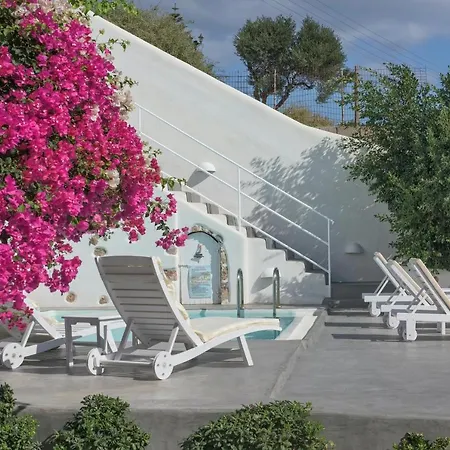 3-bed Sleeps 8 With Pool And Aircon *