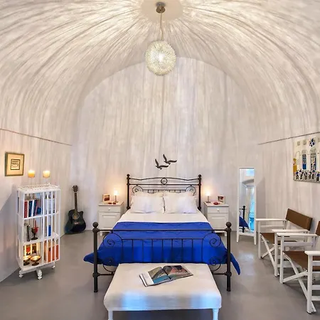 ヴィラ 3-bed Sleeps 8 With Pool And Aircon Pýrgos