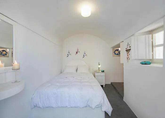 Βίλα 3-bed Sleeps 8 With Pool And Aircon