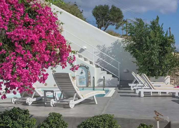 3-bed Sleeps 8 With Pool And Aircon *