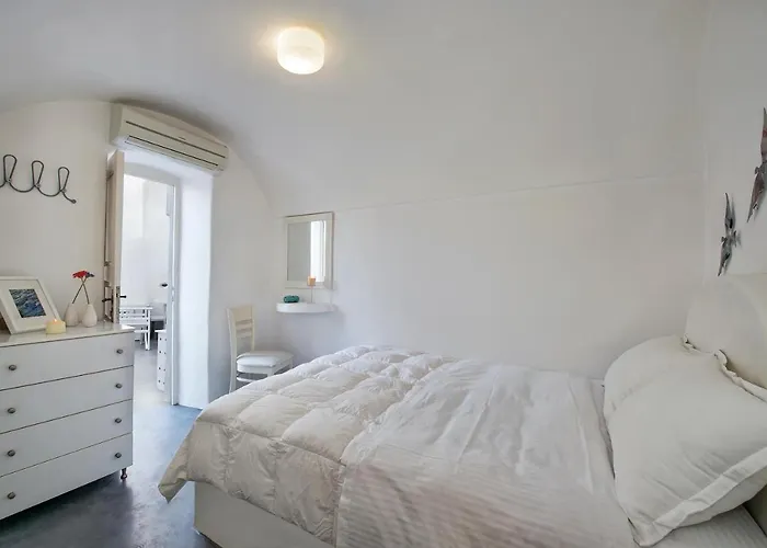 Βίλα 3-bed Sleeps 8 With Pool And Aircon *