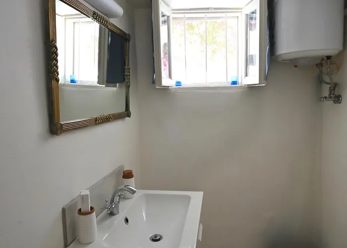 3-bed Sleeps 8 With Pool And Aircon Βίλα