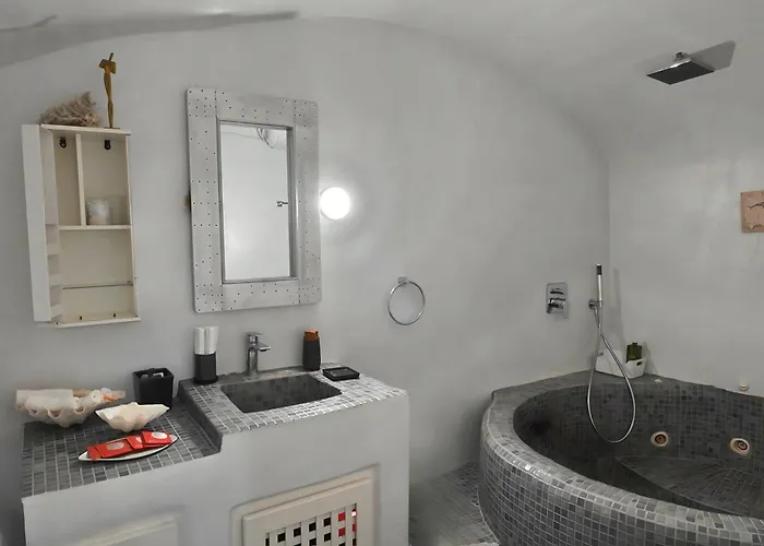 Βίλα 3-bed Sleeps 8 With Pool And Aircon