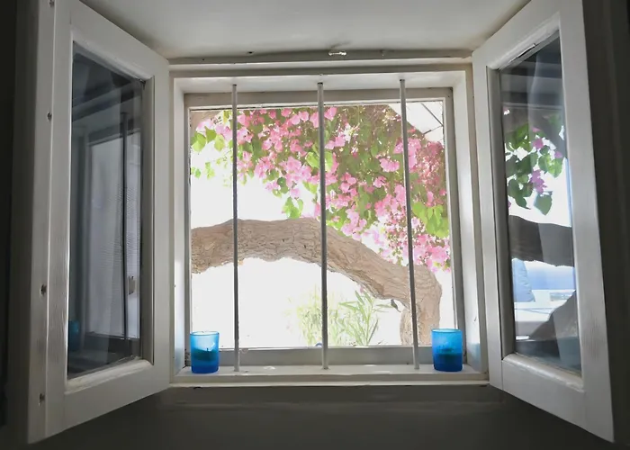 3-bed Sleeps 8 With Pool And Aircon