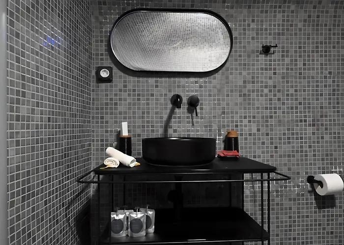 Βίλα 3-bed Sleeps 8 With Pool And Aircon