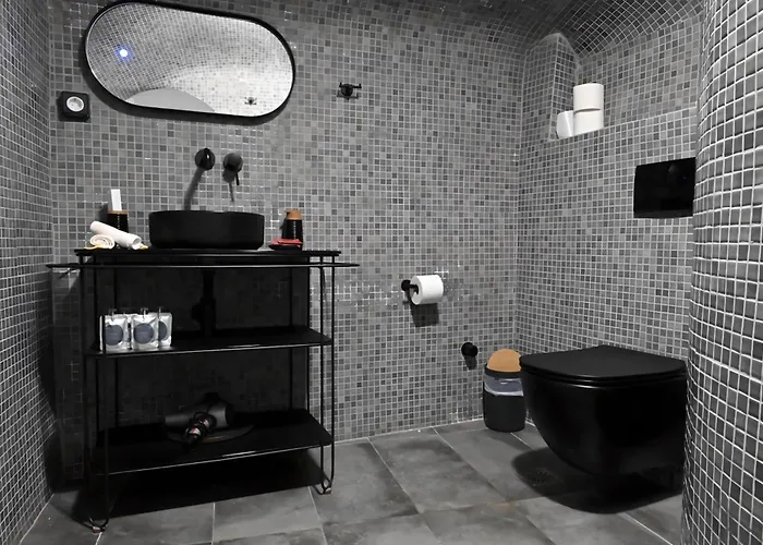 3-bed Sleeps 8 With Pool And Aircon Βίλα