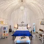 Villa 3-bed Sleeps 8 With Pool And Aircon Pýrgos
