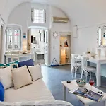 3-bed Sleeps 8 With Pool And Aircon Villa Pýrgos