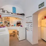 3-bed Sleeps 8 With Pool And Aircon Villa *