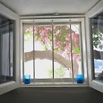 3-bed Sleeps 8 With Pool And Aircon